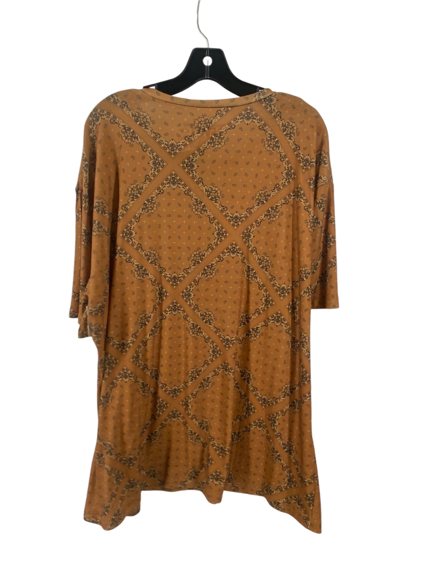 Top Short Sleeve By Crazy Train In Brown, Size: 3x