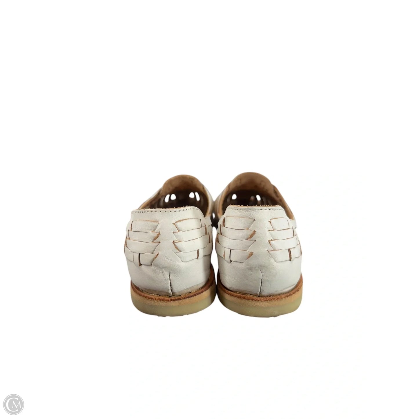 Shoes Flats By Bearpaw In White, Size: 6