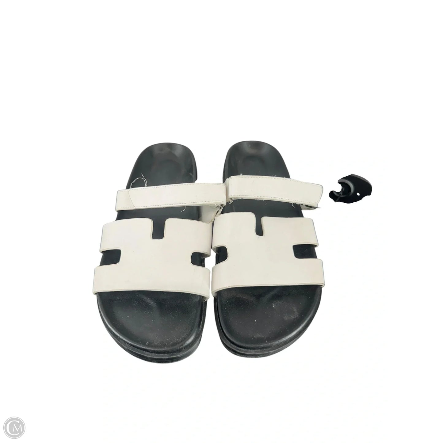 Sandals Flats By Clothes Mentor In Black & White, Size: 8