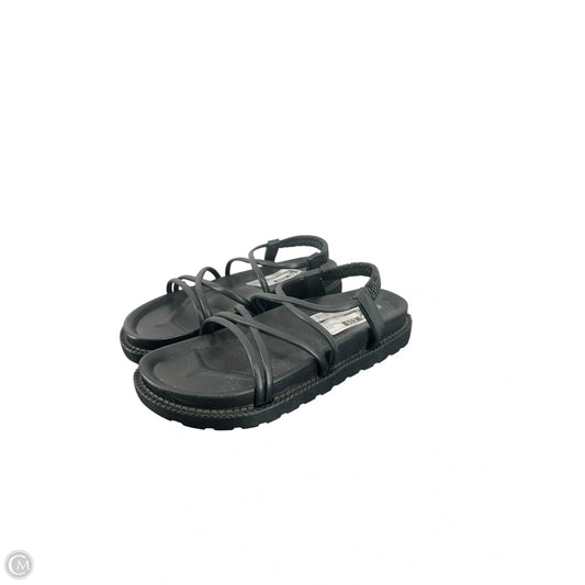 Sandals Flats By Clothes Mentor In Black, Size: 7
