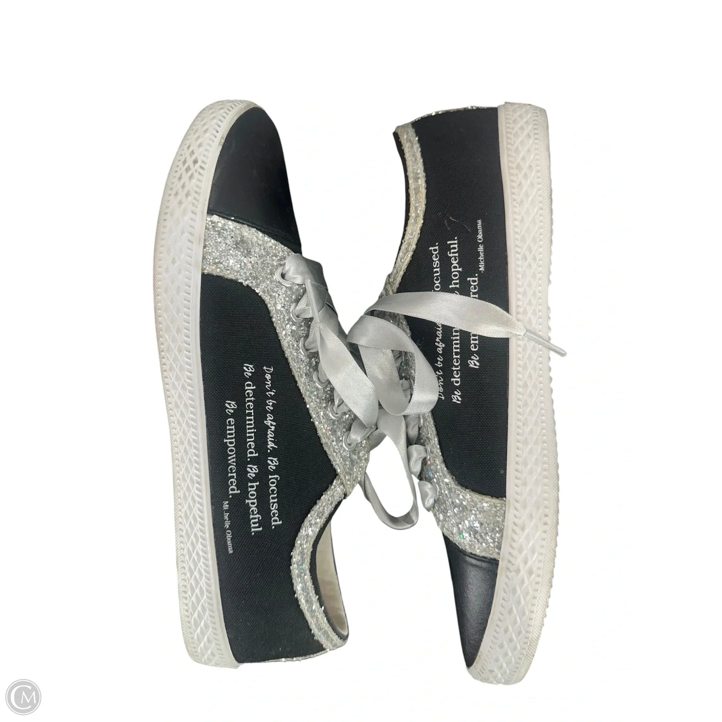 Shoes Sneakers By Clothes Mentor In Black & Silver, Size: 9.5
