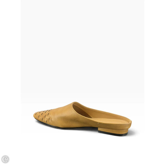 Shoes Flats By Clothes Mentor In Tan, Size: 6.5