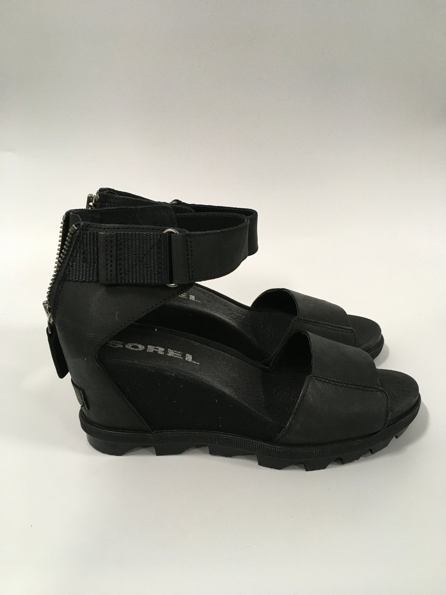 Black Sandals Heels Wedge Sorel, Size 8.5