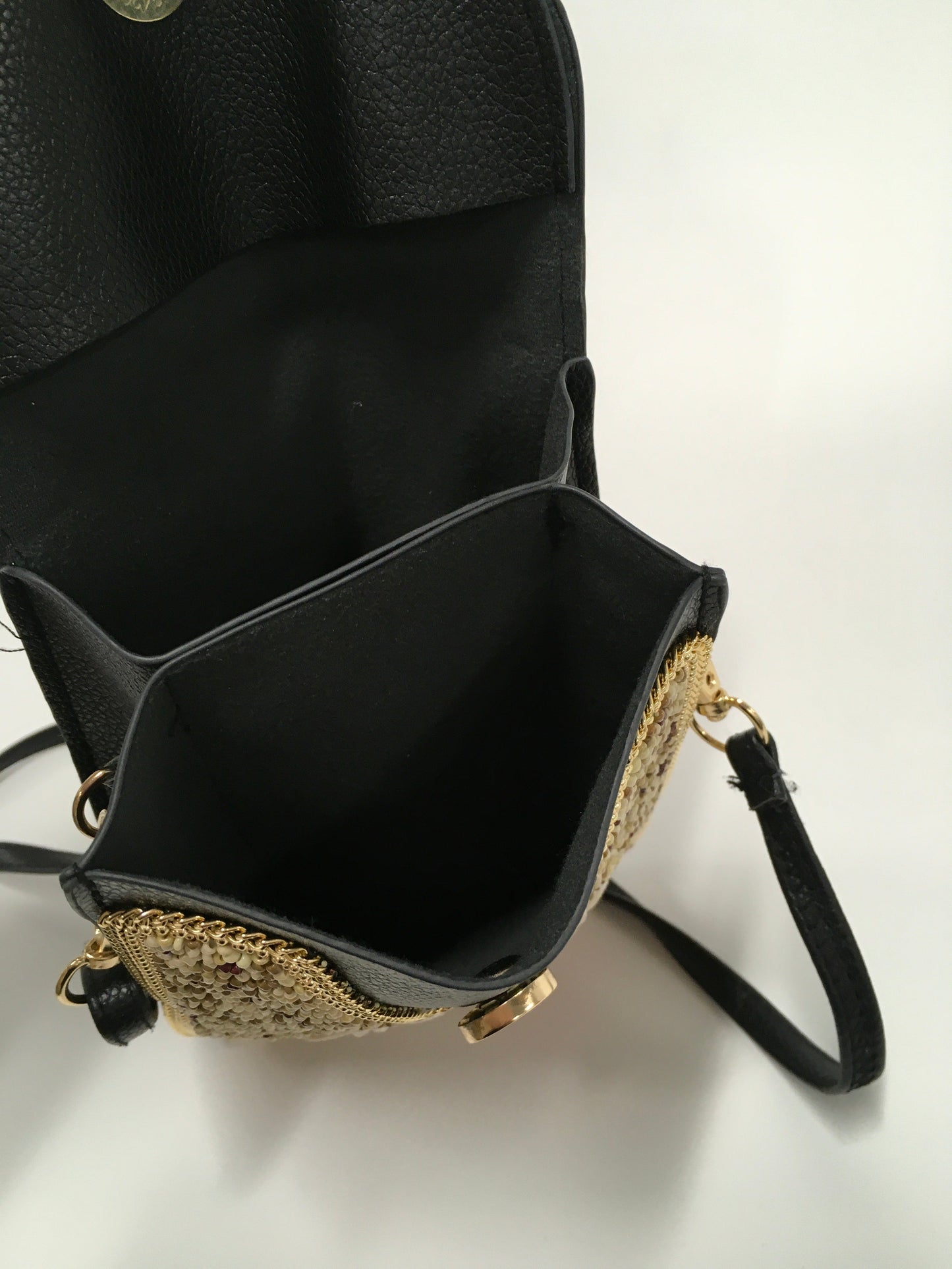 Handbag By Clothes Mentor  Size: Small