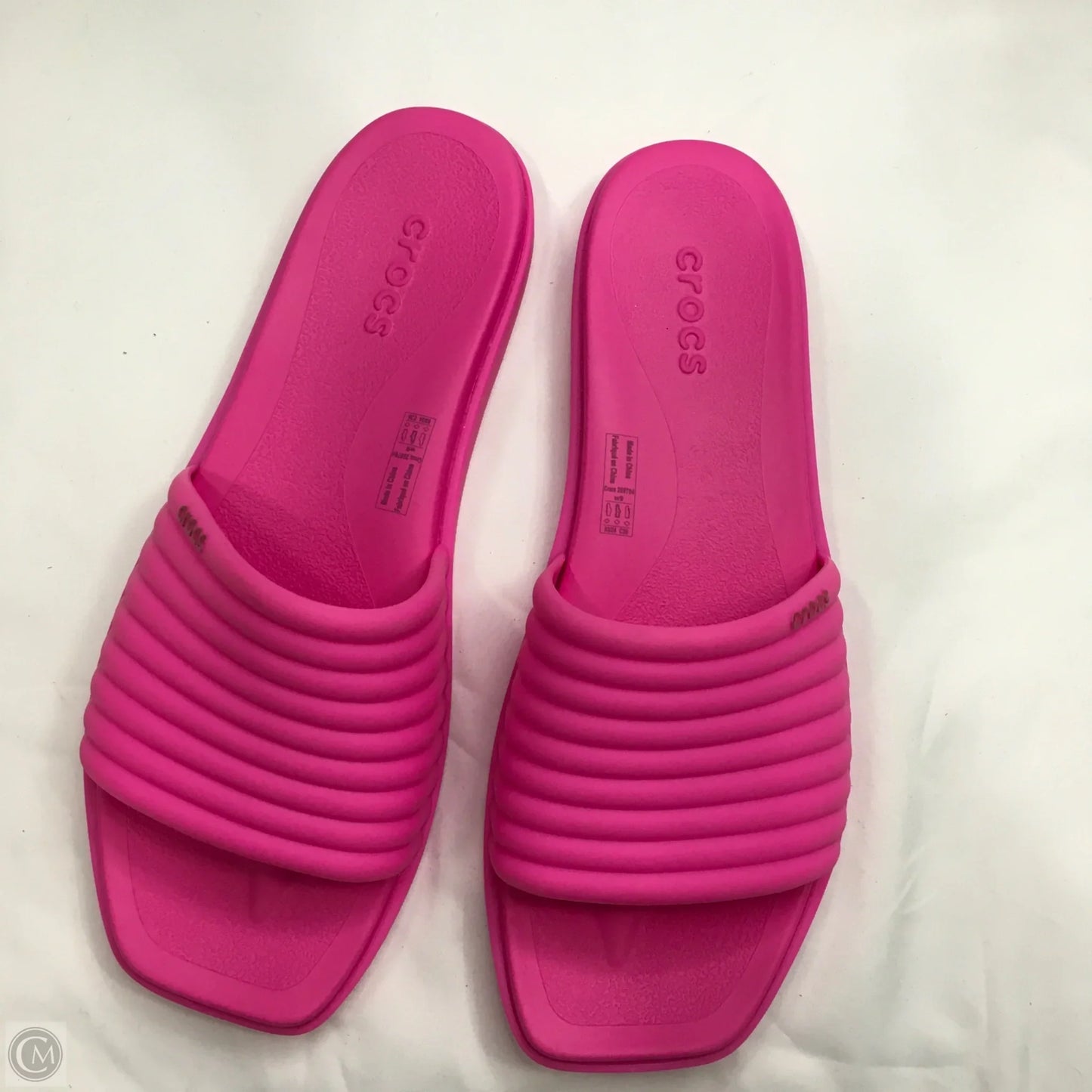 Sandals Flats By Crocs In Pink, Size: 9