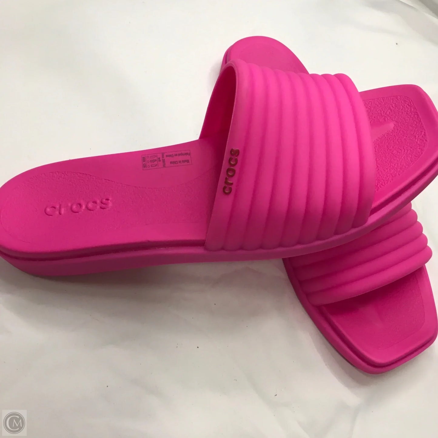 Sandals Flats By Crocs In Pink, Size: 9