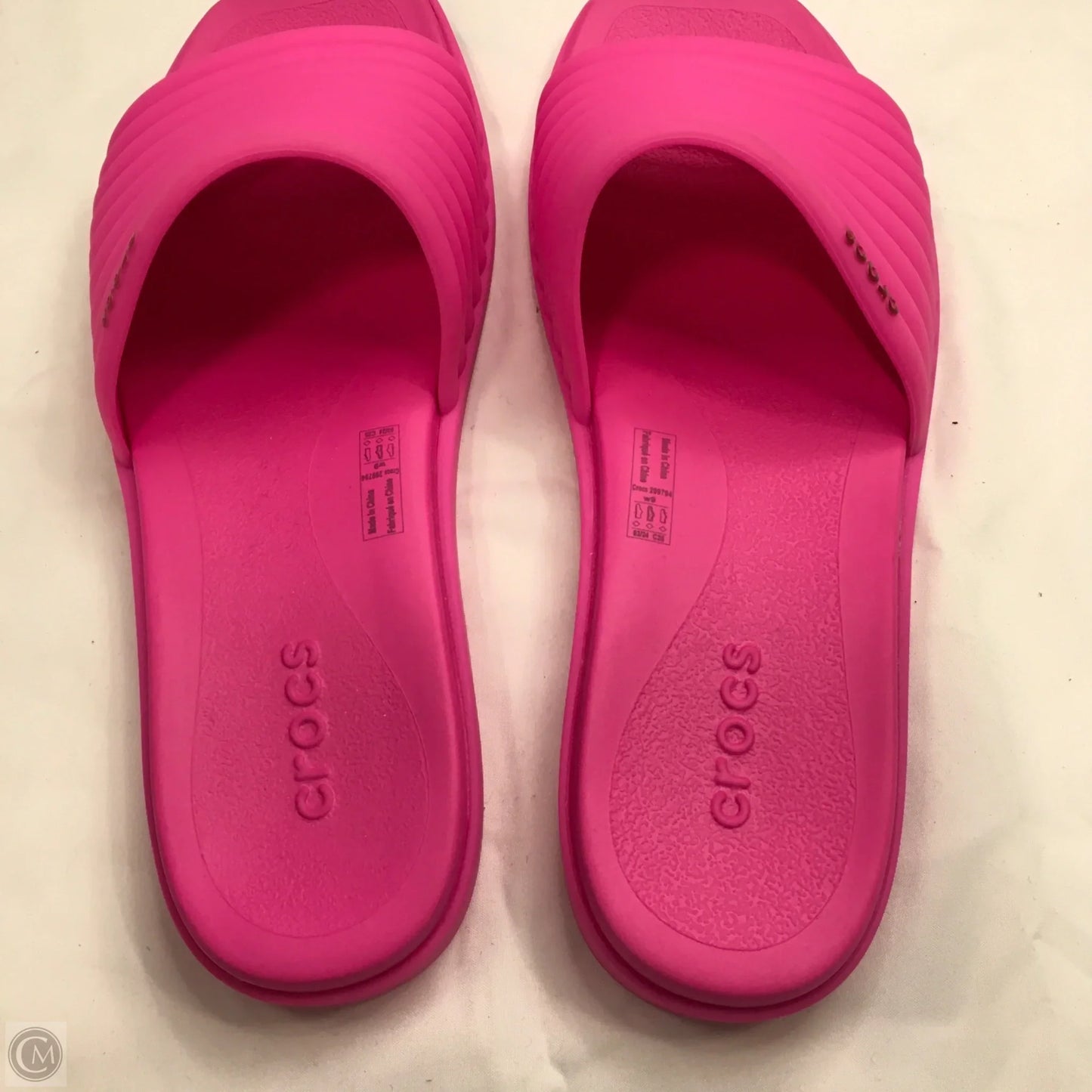 Sandals Flats By Crocs In Pink, Size: 9