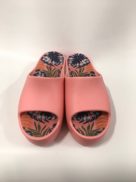 Pink Sandals Flats Bare Traps, Size 8