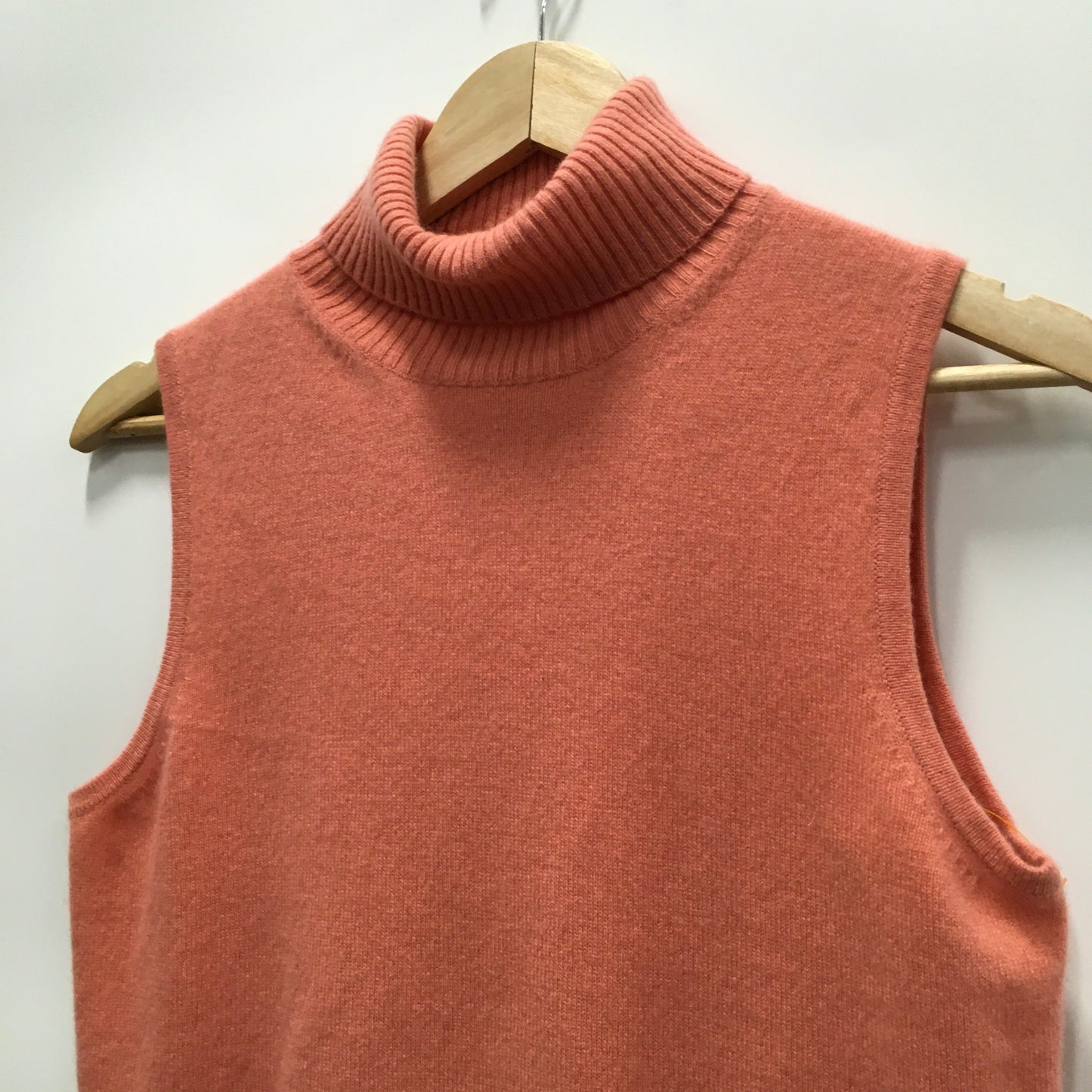 Top Sleeveless By Lord And Taylor In Orange, Size: M