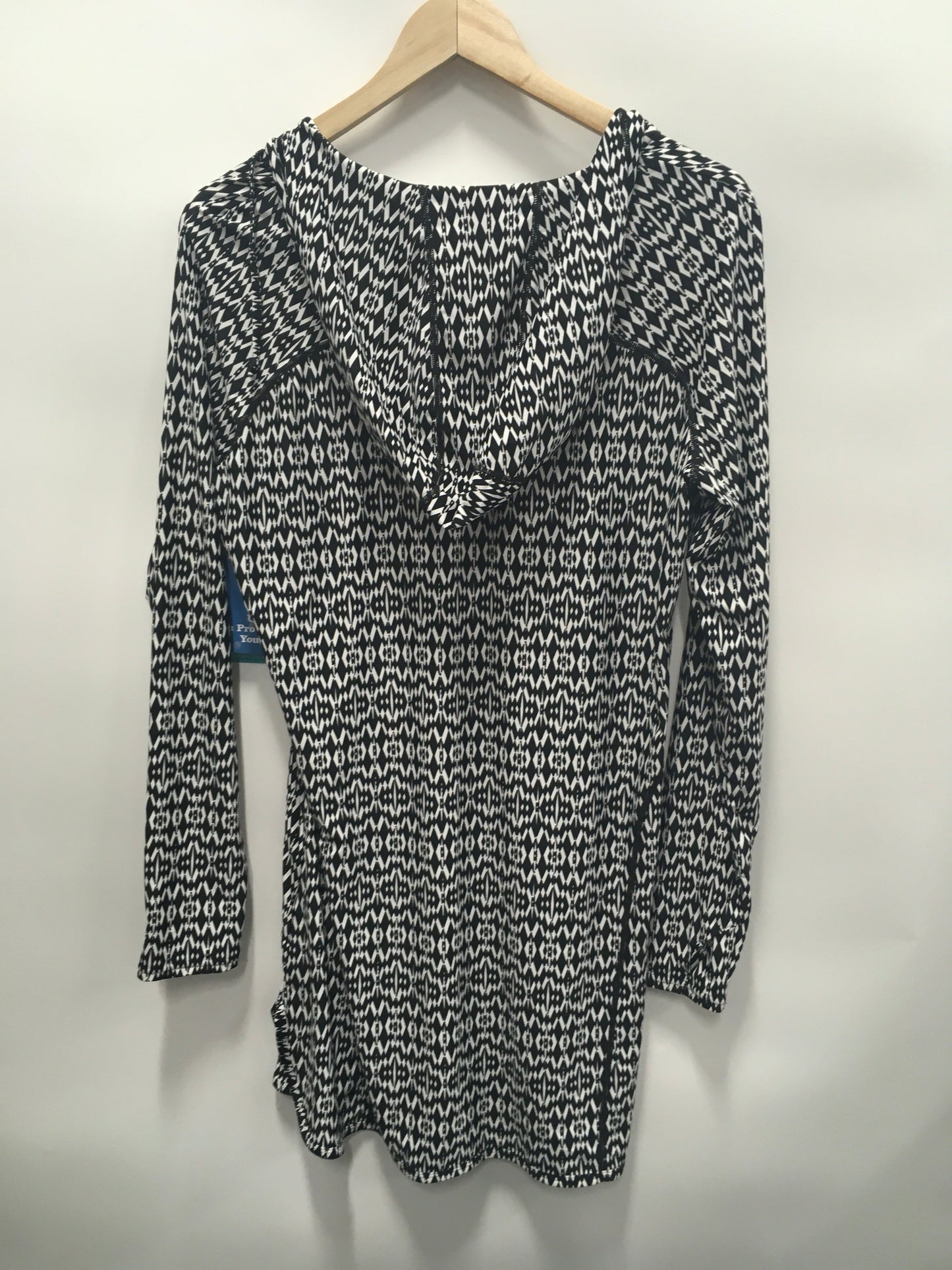 Black & White Swimwear Cover-up Clothes Mentor, Size M
