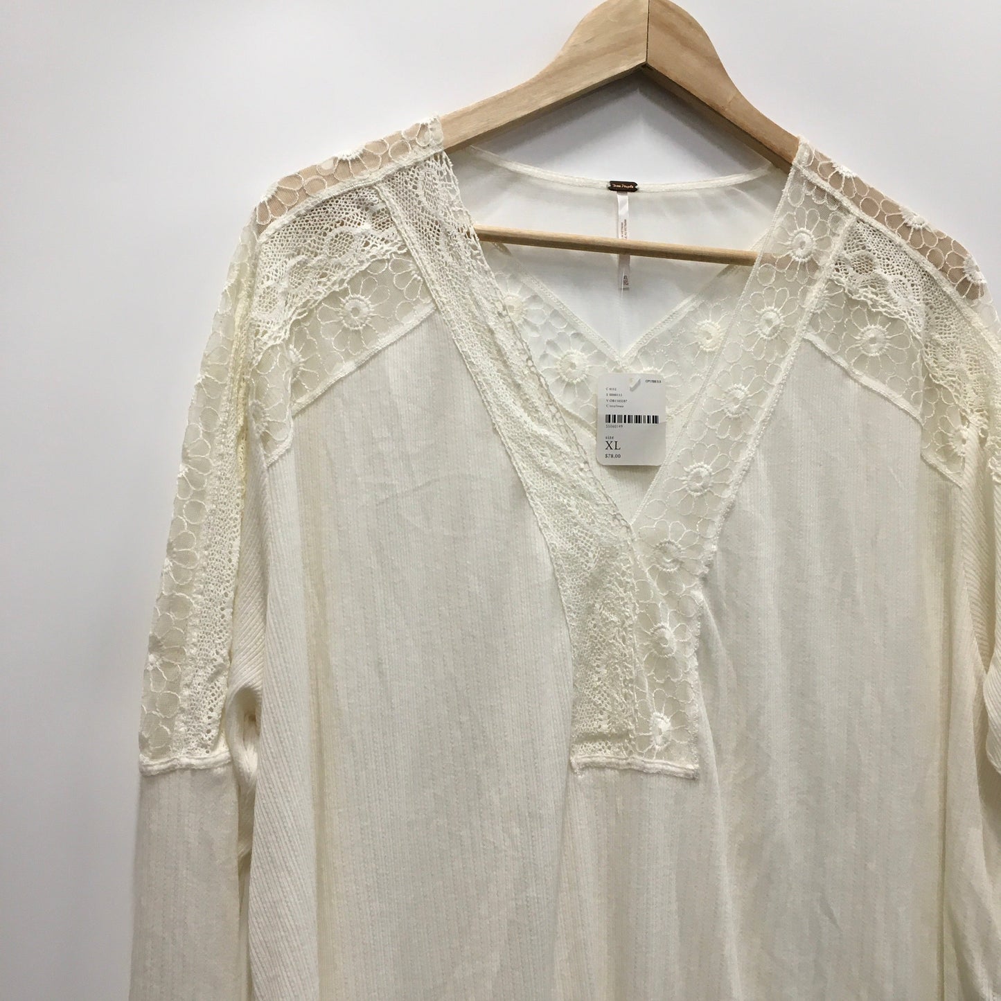 Top Long Sleeve By Free People In Cream, Size: Xl