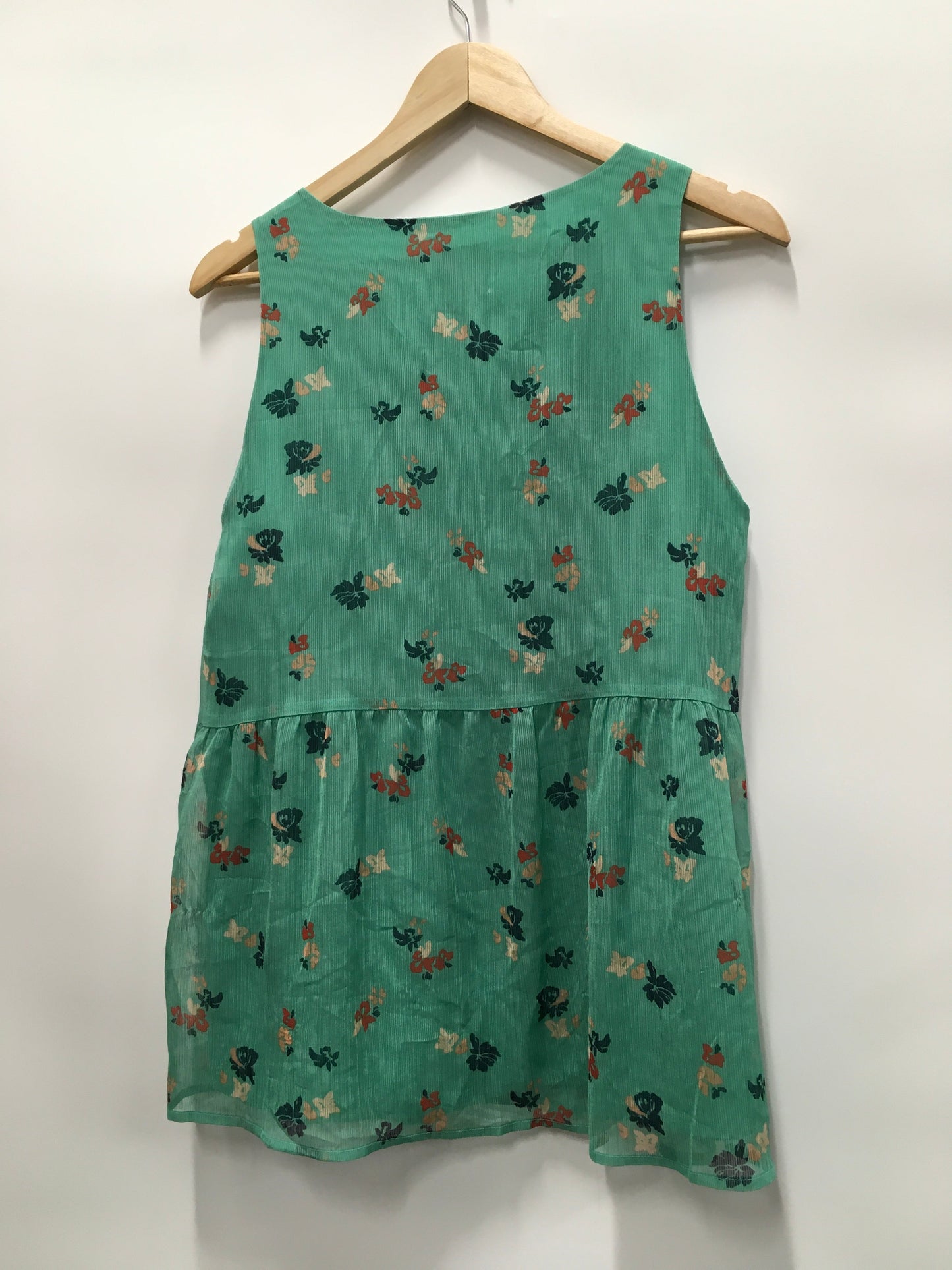 Top Sleeveless By The Nines In Green, Size: M