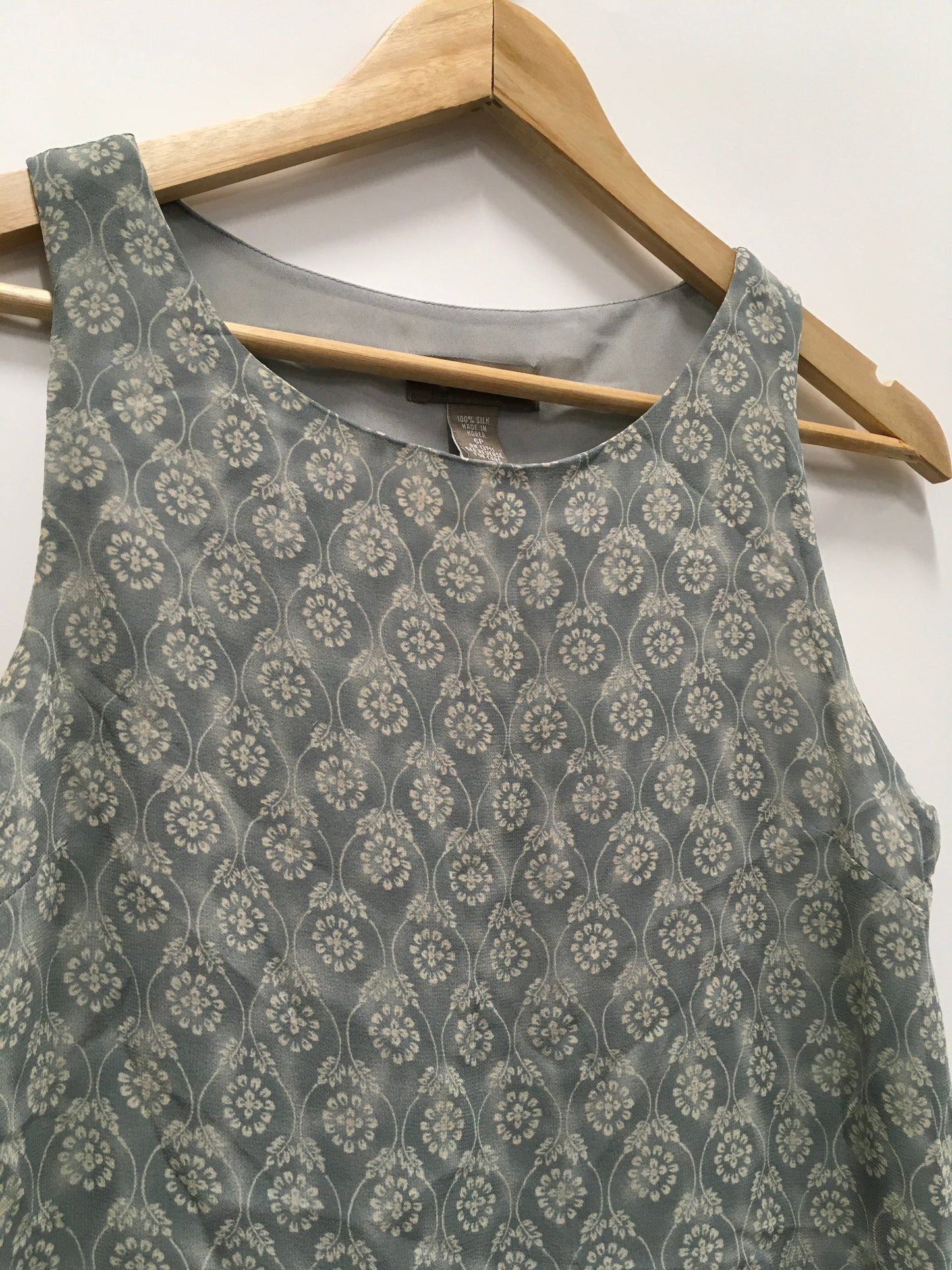 Top Sleeveless By Valerie Stevens In Blue, Size: 6 PETITE