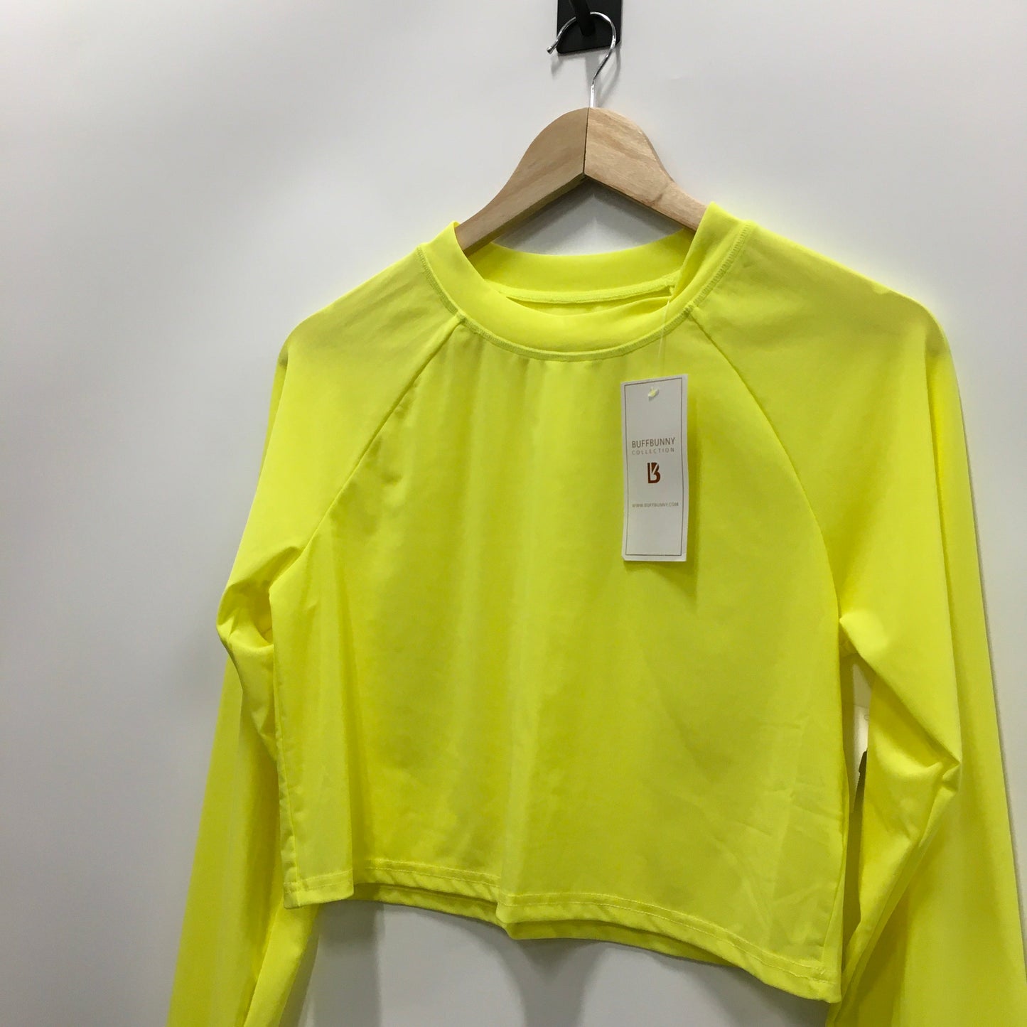 Athletic Top Long Sleeve Collar By Clothes Mentor In Yellow, Size: S