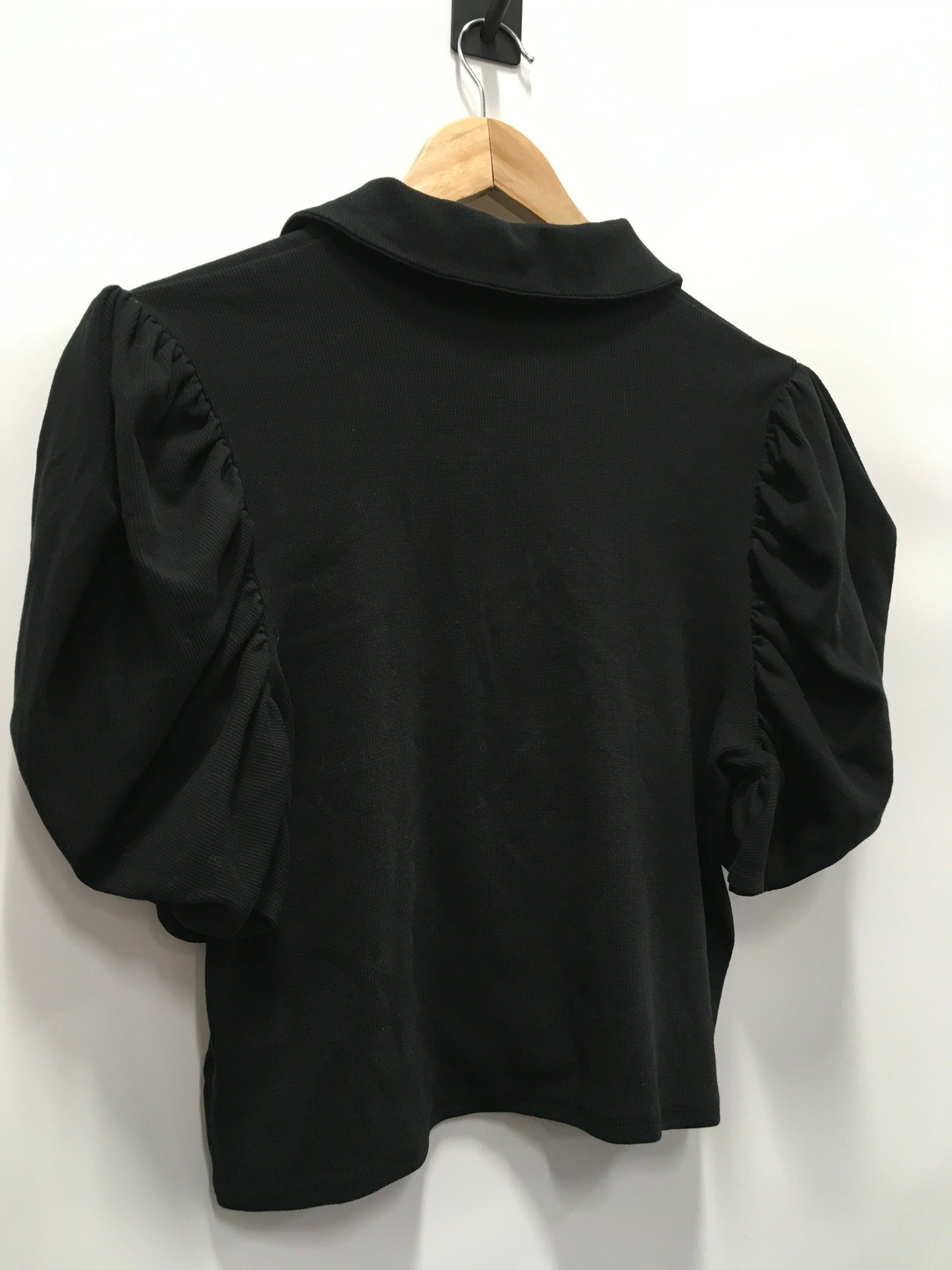 Top Short Sleeve By Express In Black, Size: Xl