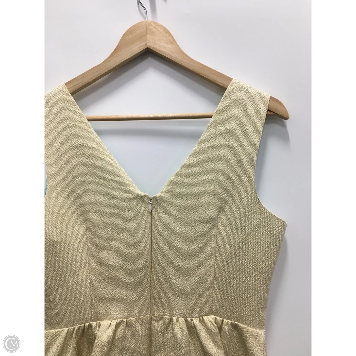 Dress Party Short By Vineyard Vines In Gold, Size: 8