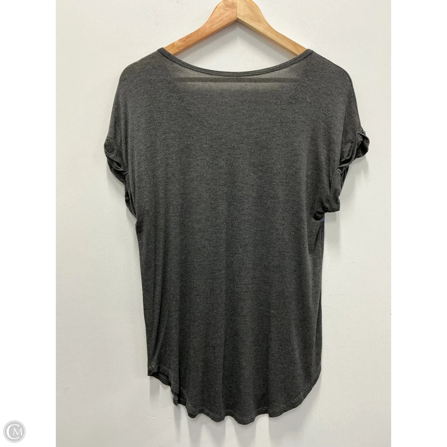 Top Short Sleeve By Clothes Mentor In Grey, Size: M