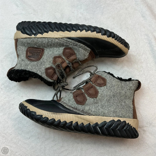 Boots Ankle Flats By Sorel In Grey & Tan, Size: 7.5