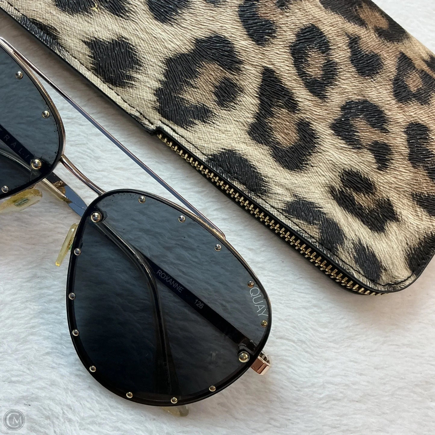 Sunglasses By Quay, Size: