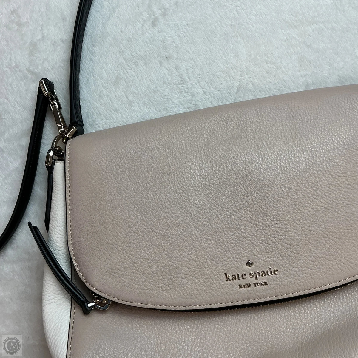 Crossbody Designer By Kate Spade, Size: Medium