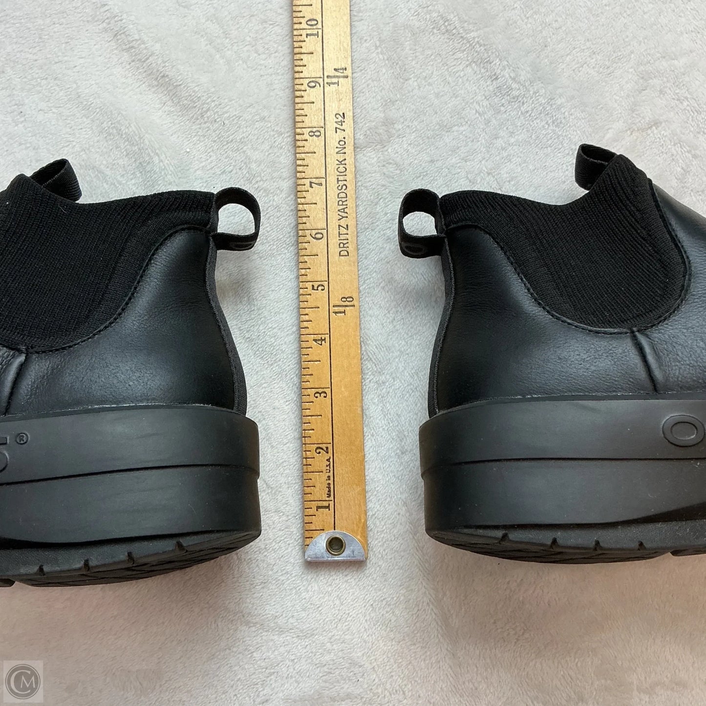 Boots Ankle Flats By Oofos In Black, Size: 9