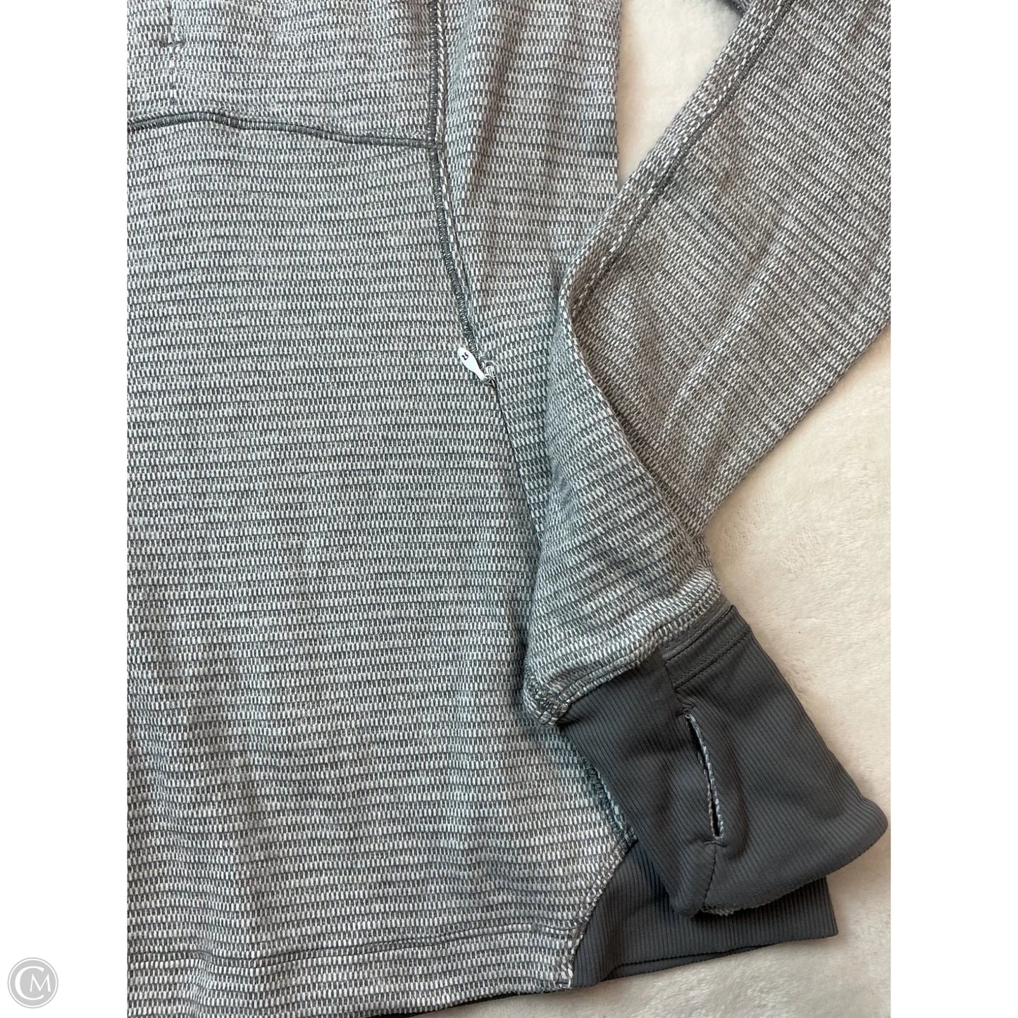 Athletic Top Long Sleeve Collar By Lululemon In Grey, Size: 4