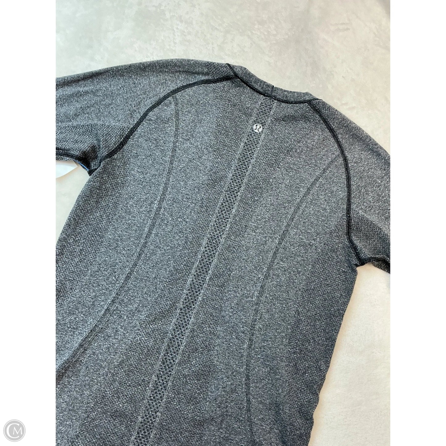 Athletic Top Long Sleeve Crewneck By Lululemon In Grey, Size: L
