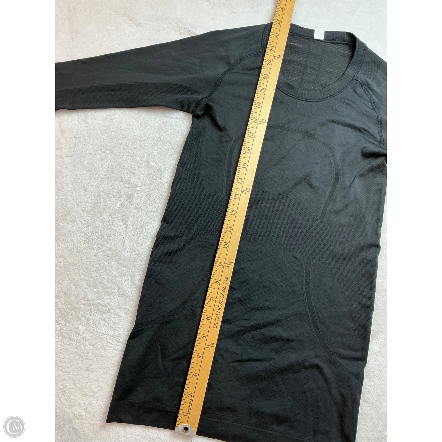 Athletic Top Long Sleeve Crewneck By Lululemon In Black, Size: 4