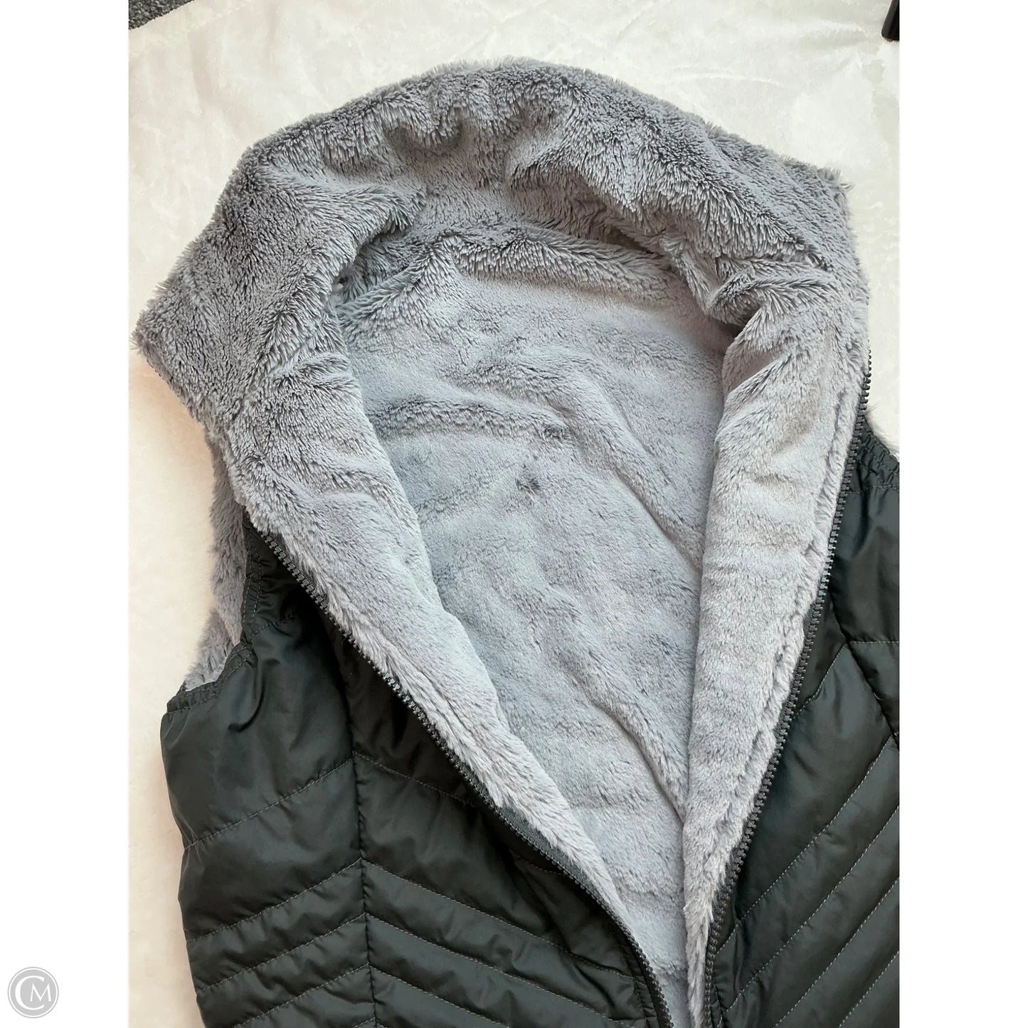 Vest Puffer & Quilted By Columbia In Grey, Size: M