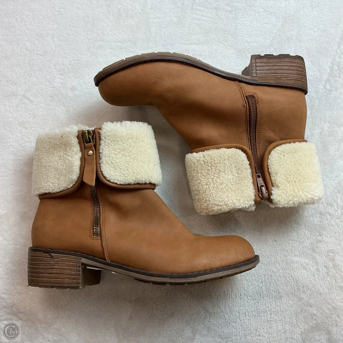 Boots Snow By St Johns Bay In Tan, Size: 6
