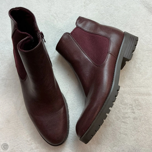 Boots Ankle Flats By Bare Traps In Maroon, Size: 10