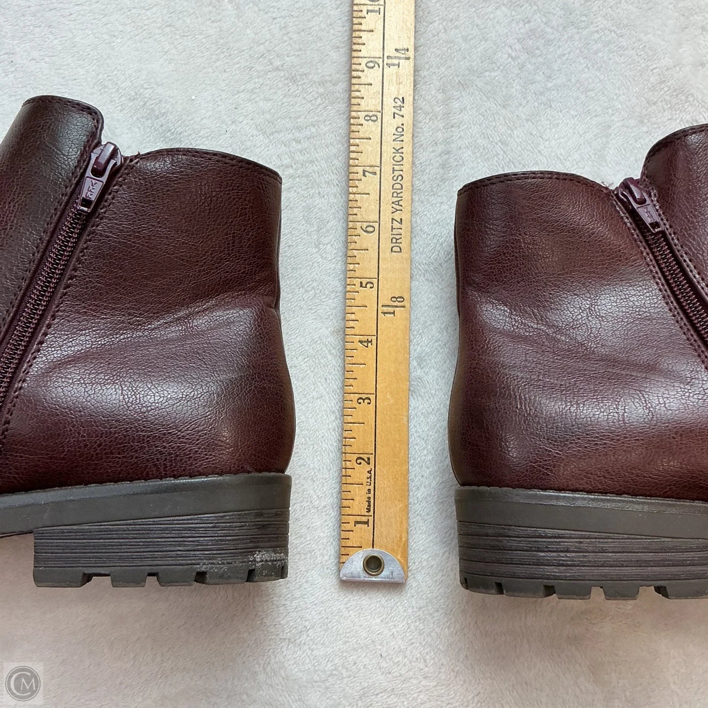 Boots Ankle Flats By Bare Traps In Maroon, Size: 10