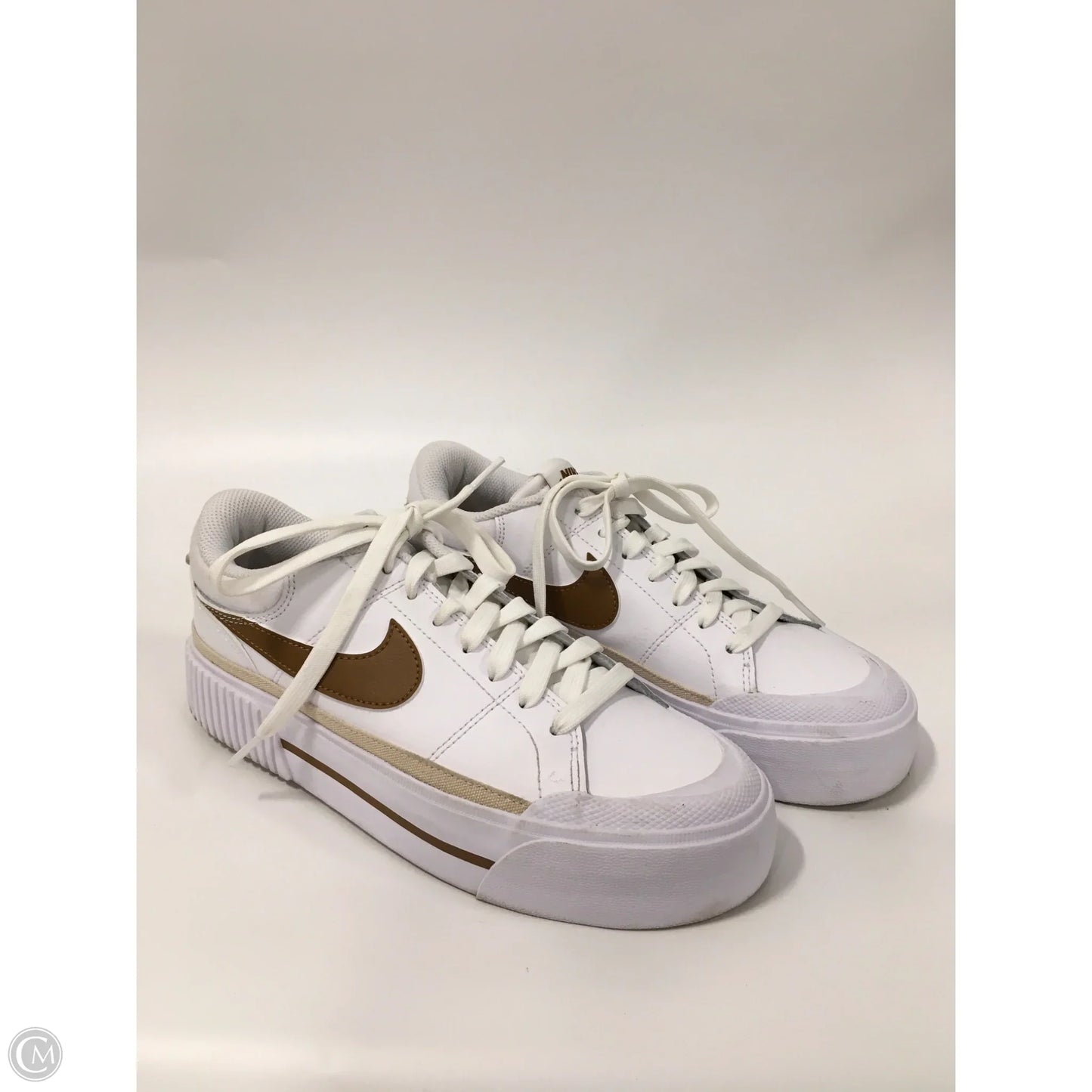Shoes Sneakers By Nike In White, Size: 7.5