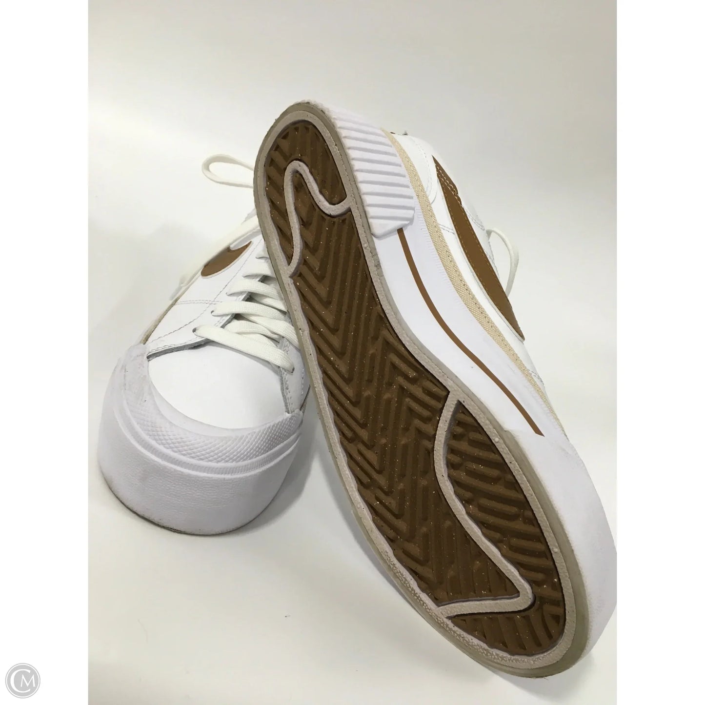 Shoes Sneakers By Nike In White, Size: 7.5