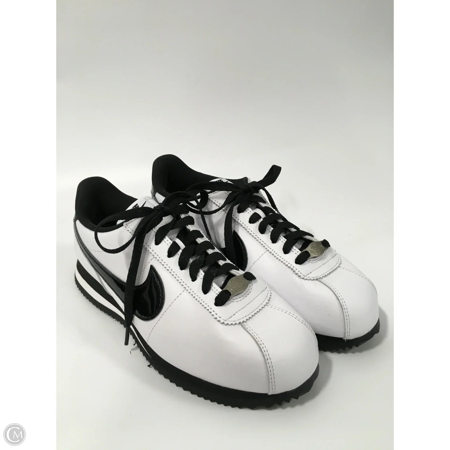 Shoes Sneakers By Nike In Black & White, Size: 9