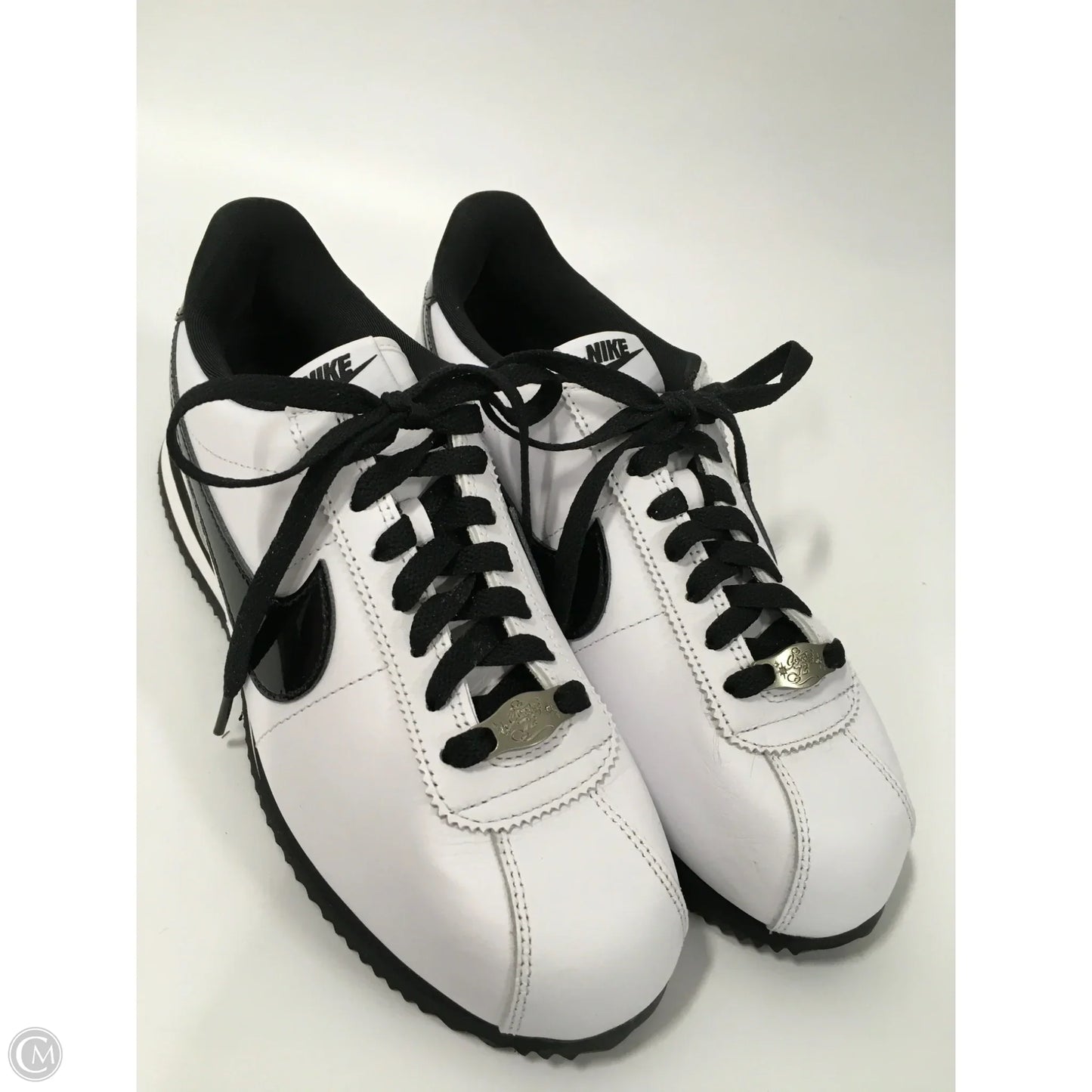 Shoes Sneakers By Nike In Black & White, Size: 9