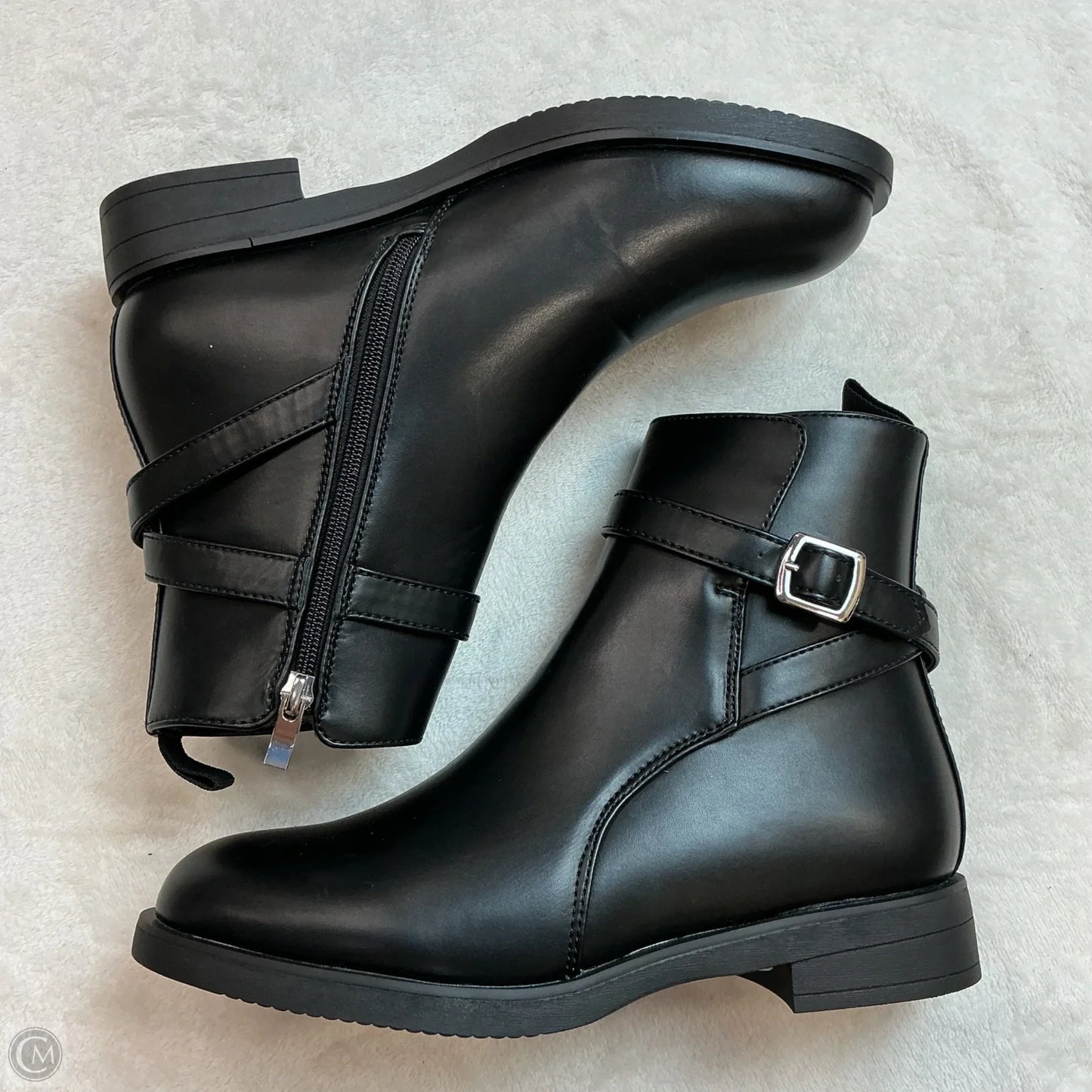 Boots Ankle Flats By Clothes Mentor In Black, Size: 8.5