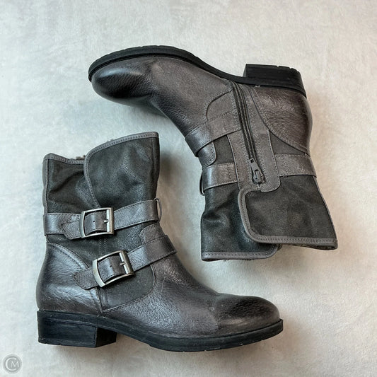 Boots Combat By Bare Traps In Grey, Size: 7