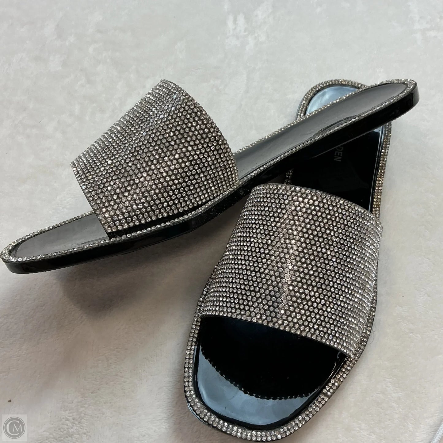 Sandals Flats By Steve Madden In Black & Silver, Size: 10