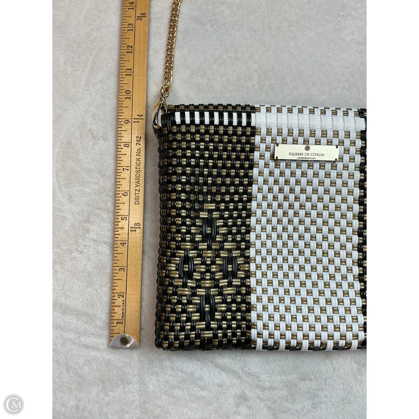 Crossbody By Clothes Mentor, Size: Medium
