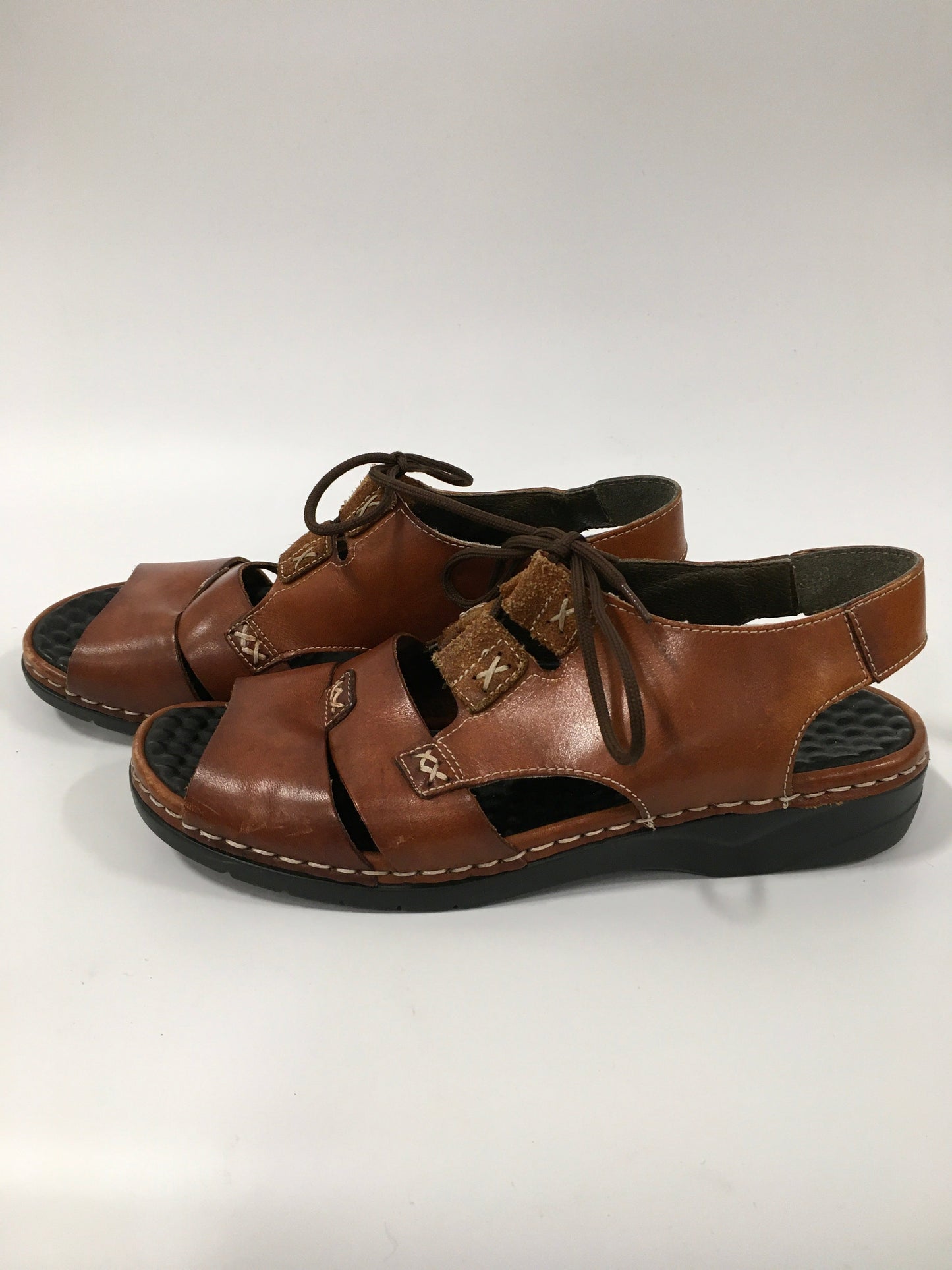 Brown Sandals Flats Clothes Mentor, Size 7.5