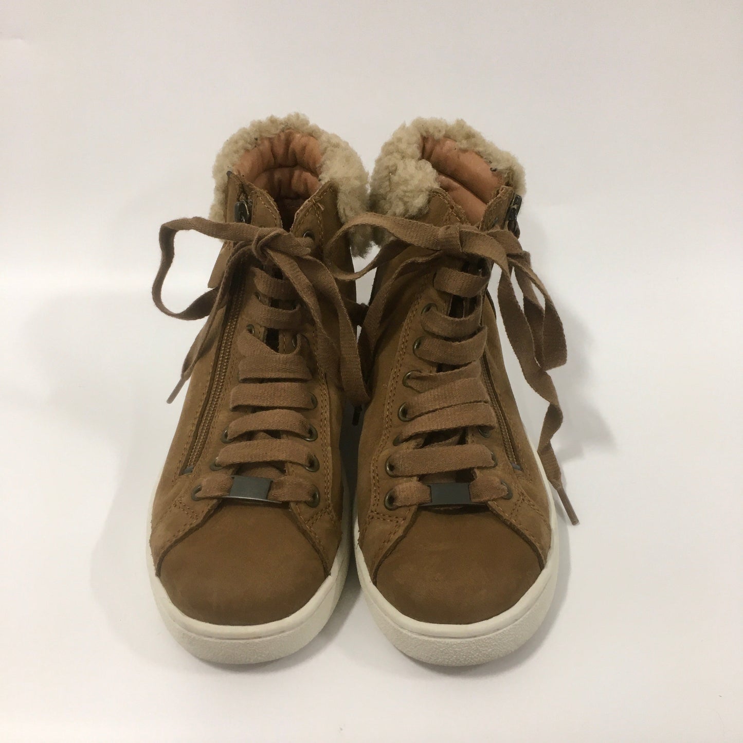 Tan Shoes Sneakers Ugg, Size 7.5