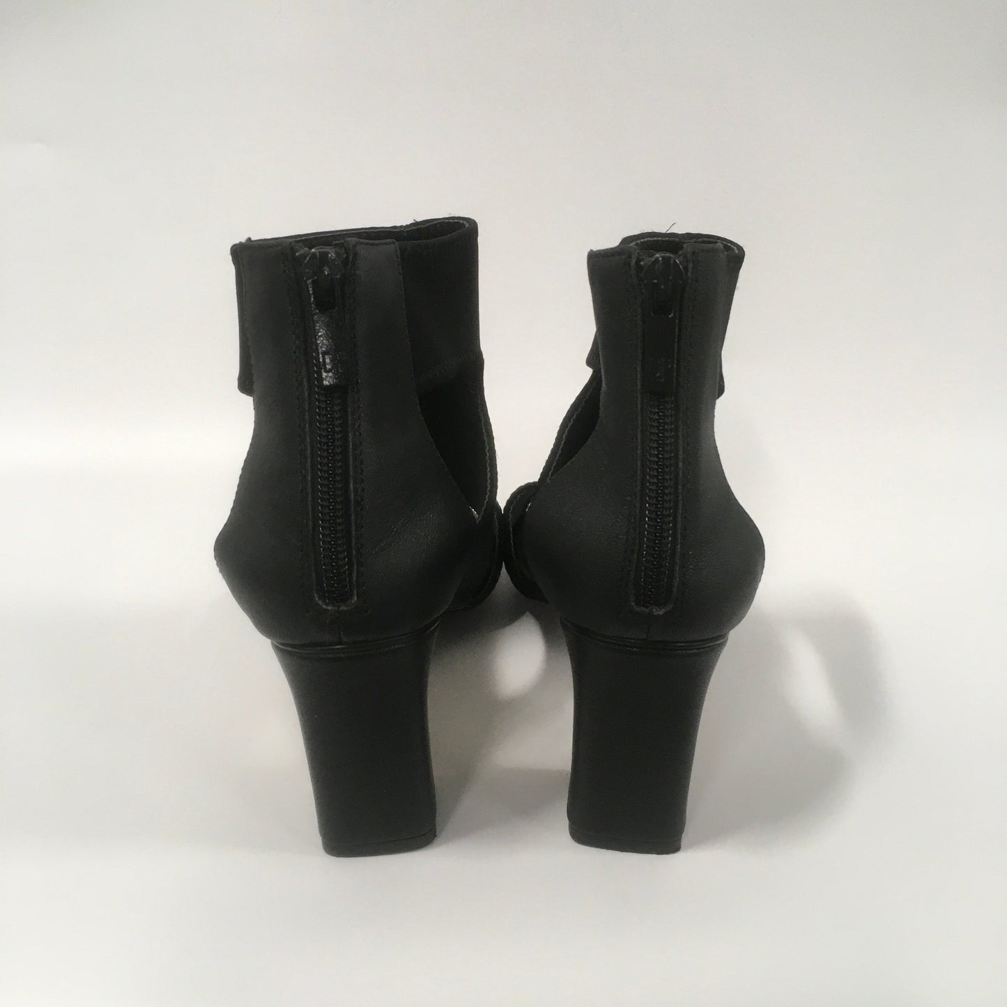 Black Shoes Heels Block Donald Pliner, Size 6