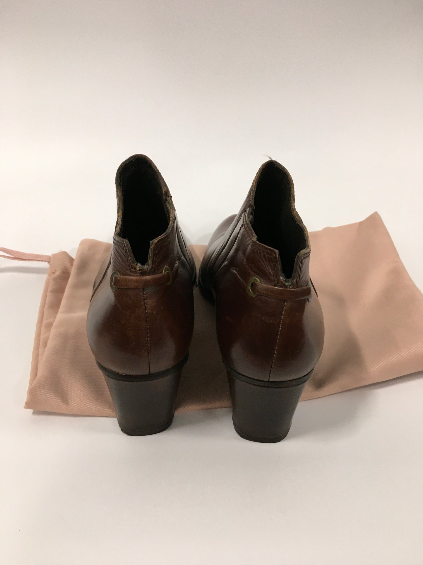 Brown Boots Ankle Heels Stuart Weitzman, Size 6