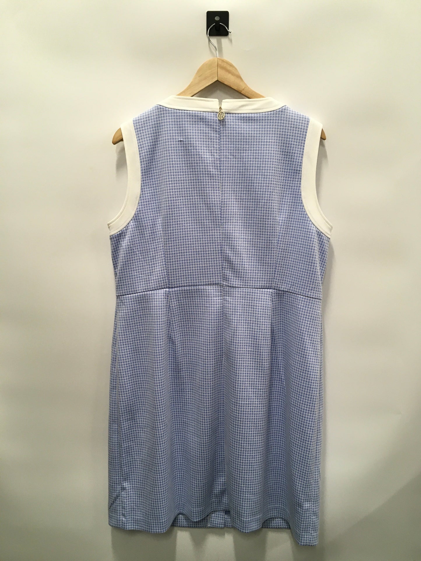 Blue Dress Casual Short Tommy Hilfiger, Size Xl