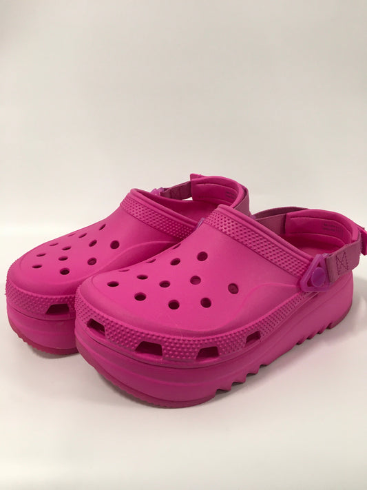 Sandals Heels Platform By Crocs In Pink, Size: 8