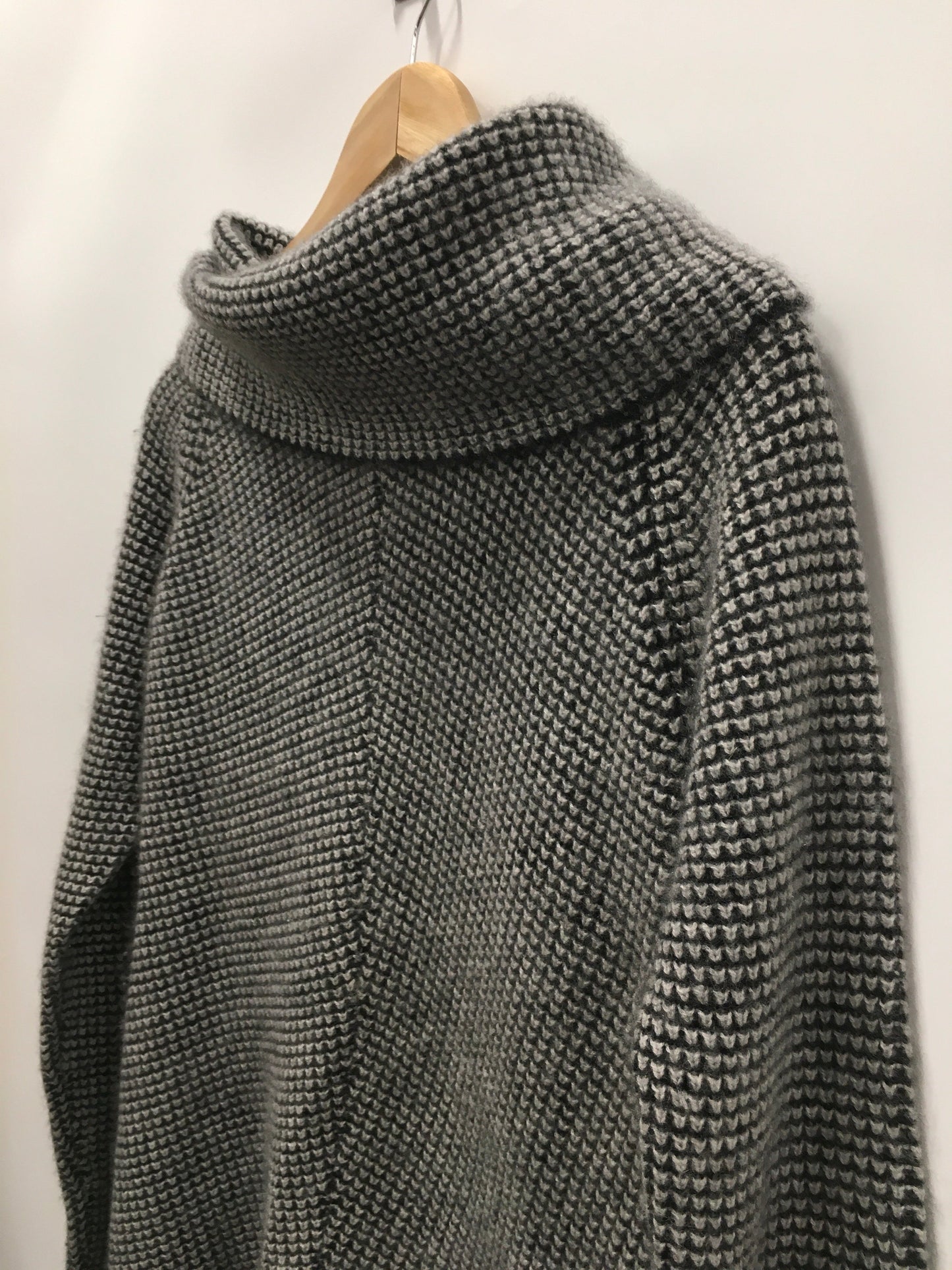 Sweater Cashmere By Saks Fifth Avenue In Grey, Size: S