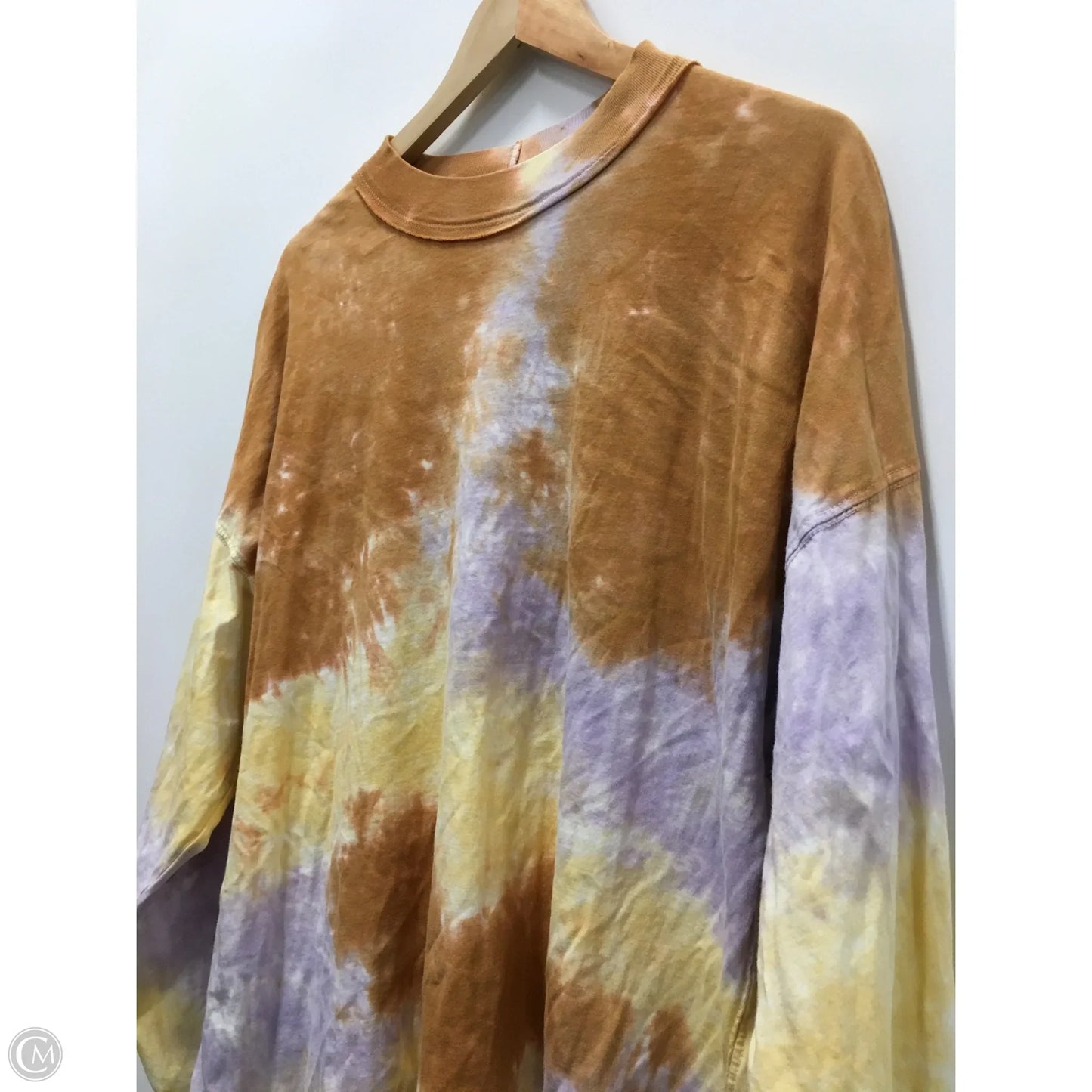Top Long Sleeve By We The Free In Tie Dye Print, Size: L