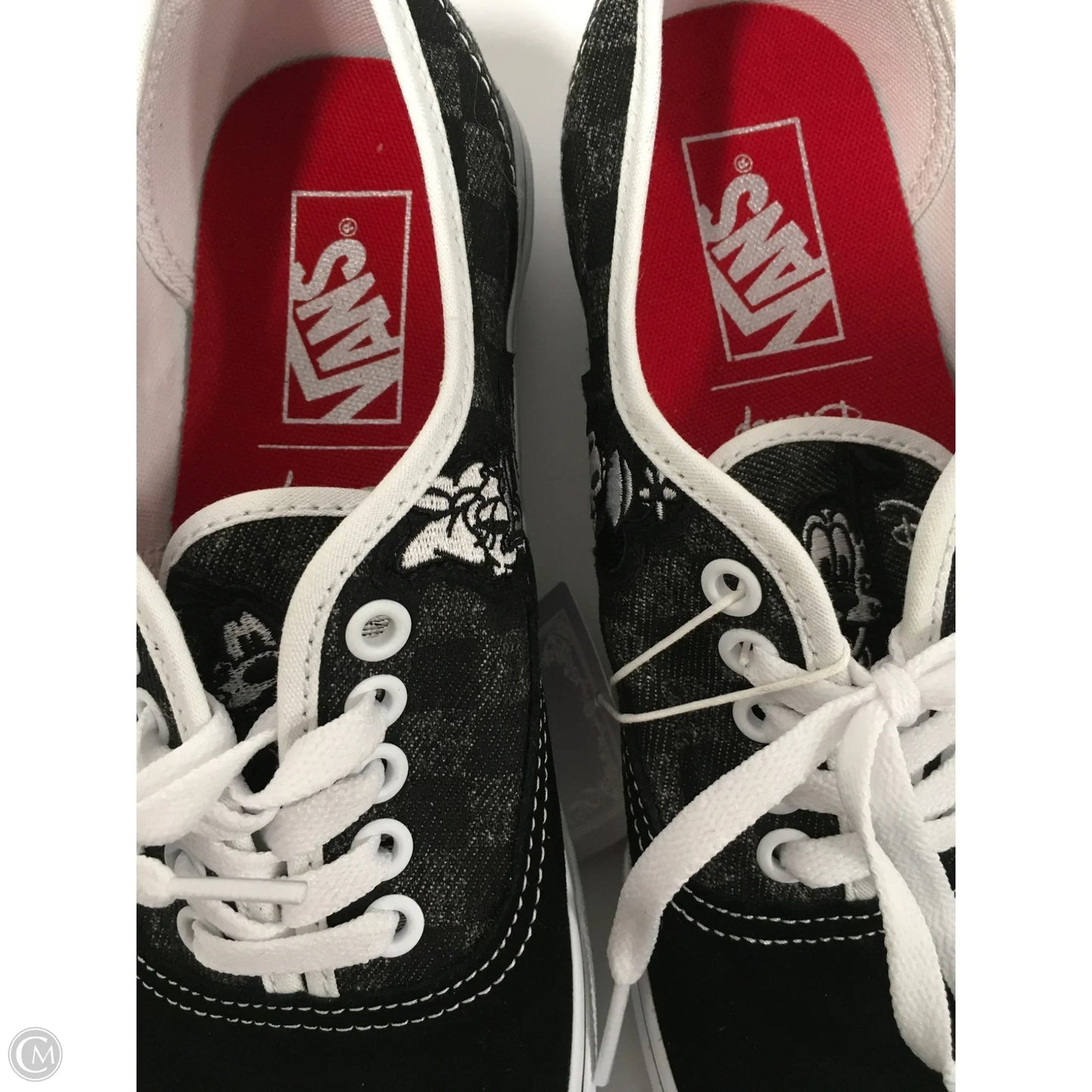 Shoes Sneakers By Vans In Black & White, Size: 8.5