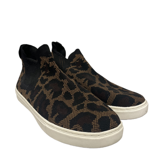 Shoes Sneakers By Kelly And Katie In Animal Print, Size: 7